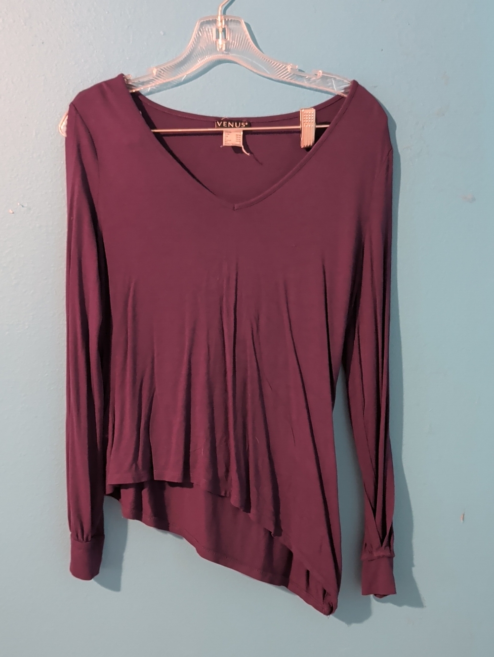 VENUS Plum V-Neck Long Sleeve Asymmetrical Hem Top